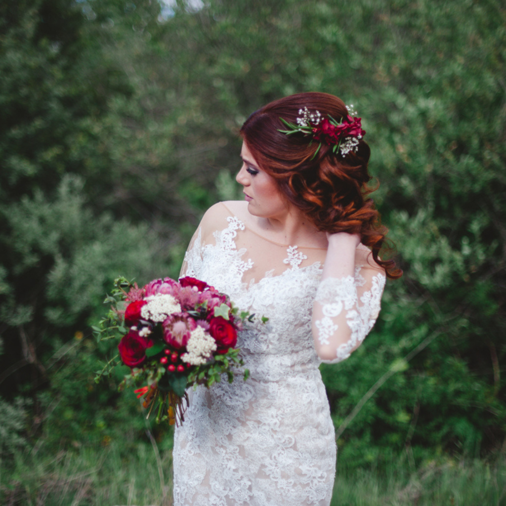 PULSERAS DE DAMA DE HONOR. TOCADOS PERSONALIZADOS